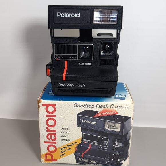 Vintage Polaroid One Step 600 Instant Film Camera With Box - Picture 1 of 9